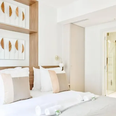 Terrace Getaway - Le Marais - With Ac Apartment