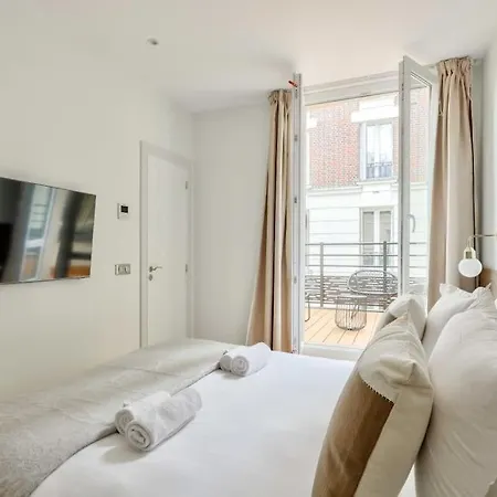 Terrace Getaway - Le Marais - With Ac *